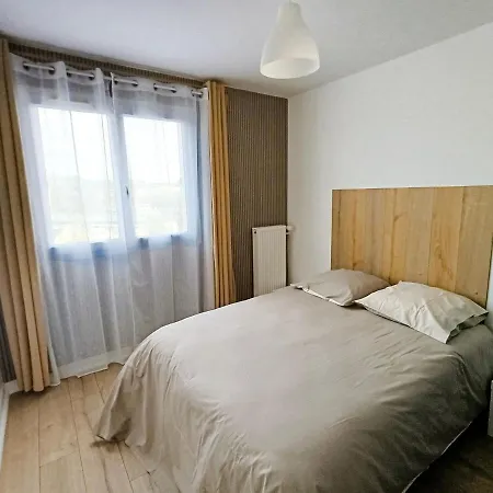Apartment 3 A Sedan